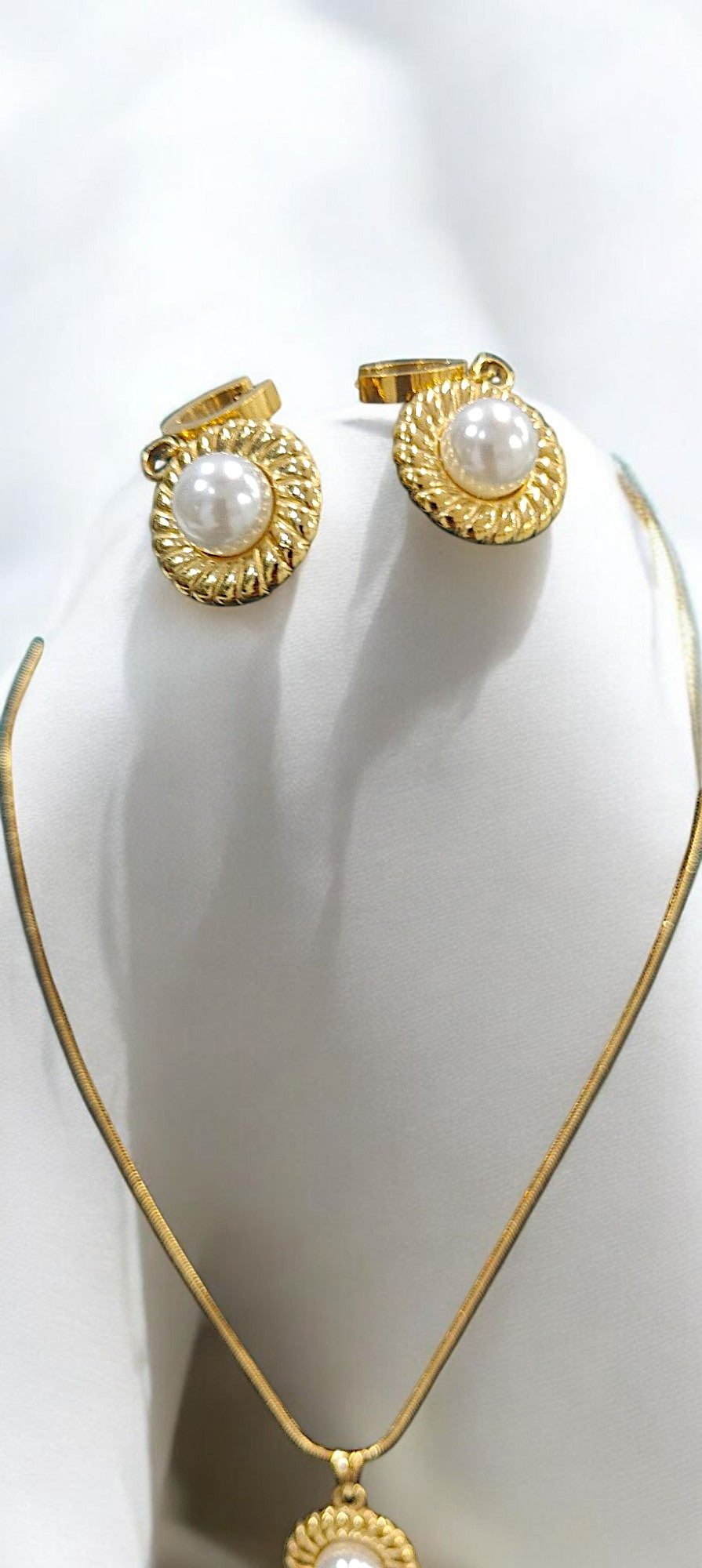 Enfashionate Anti Tarnish Pearl Pendant set