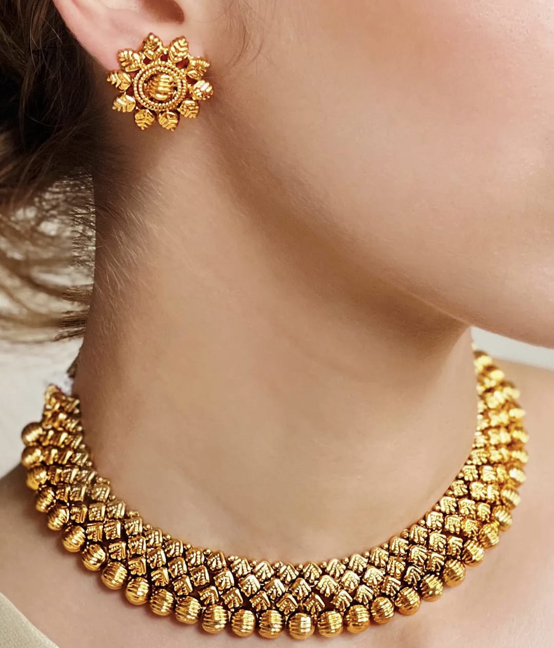 Gold plated choker necklace