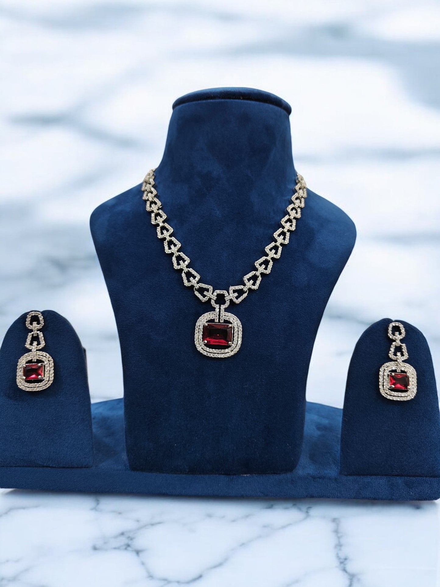 Voguish Rhodium-Plated Cordate Necklace with Zirconia Accents