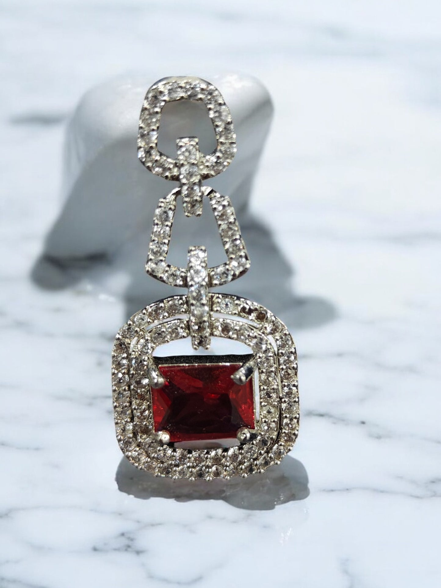Voguish Rhodium-Plated Cordate Necklace with Zirconia Accents