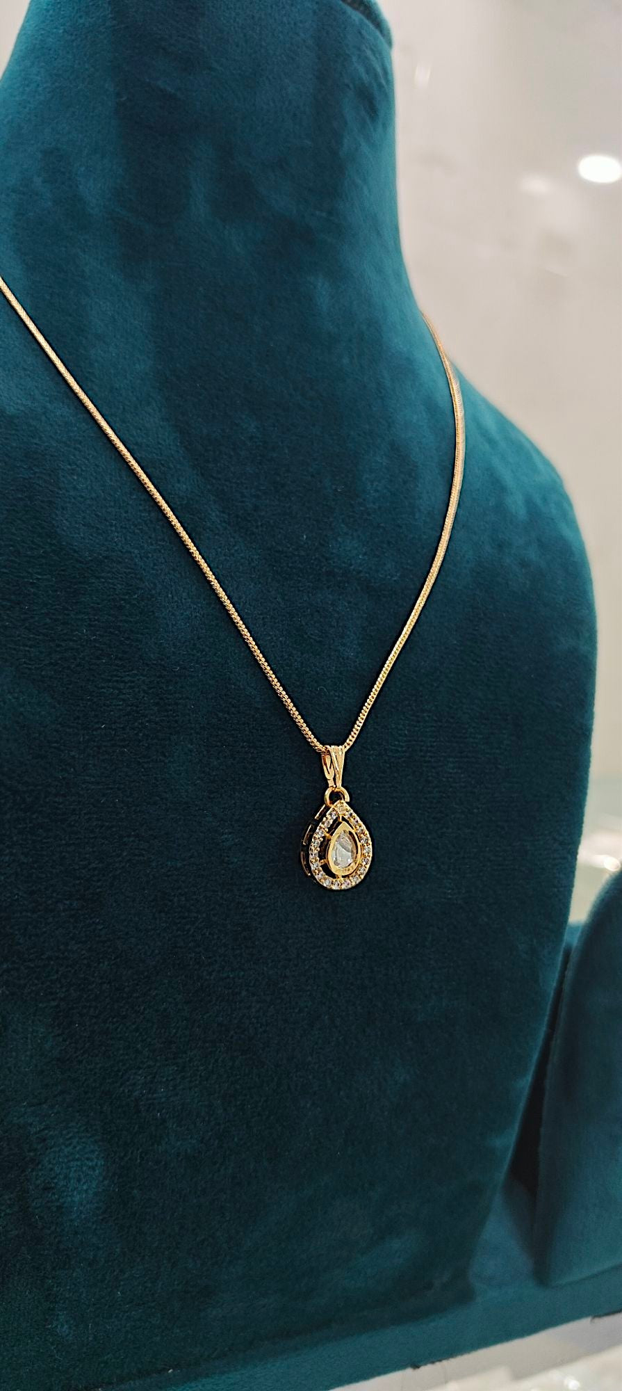 Enfashionate Real Kundan Pendant set