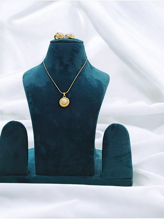 Enfashionate Anti Tarnish Pearl Pendant set