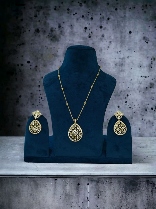 Enfashionate 22K Gold Plated Pendant set