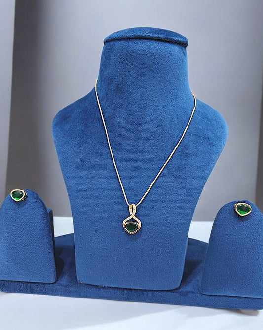 Stone Pendant set by Enfashionate